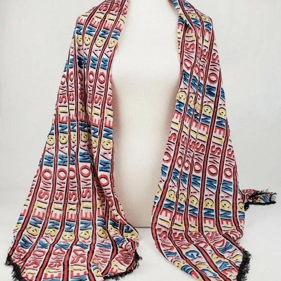 (NWT) Authentic Gucci Magnetismo scarf 55×55 inch in a modal/silk blend - Picture 4 of 11